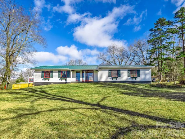 34 Southwicke Dr, Arden, NC 28704