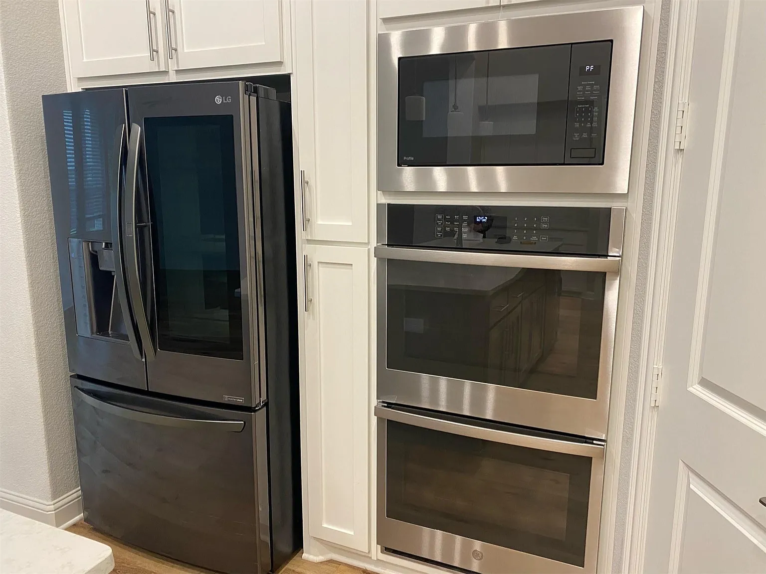 4 bed, 3302 sqft, $4,450 — Photo 4