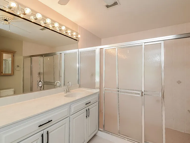 811 133rd St E — Photo 15