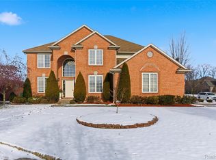 19573 Potomac Dr, Macomb, MI 48044