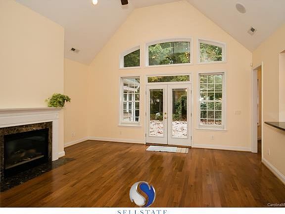 Great Room - Gas Fireplace, Sound System, Built-ins