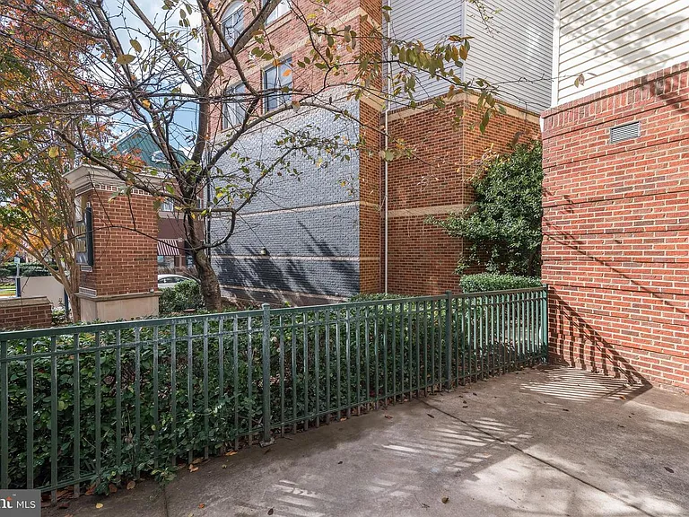305 Redland Blvd #101 — Photo 40