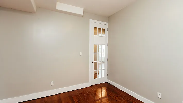 Rented by Nooklyn NYC LLC | media 18