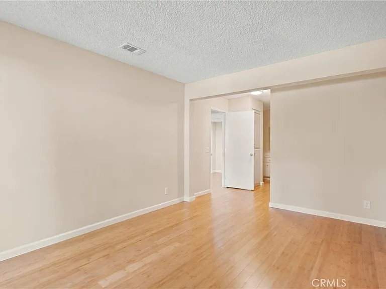 15425 Sherman Way #101 — Photo 9