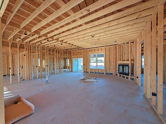 3rd image of 2204 Winter Ridge Rd