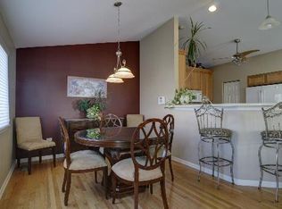 3039 Saganashkee Ln, Naperville, IL 60564
