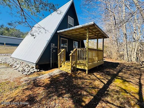 2nd image of 108 Washburn Rd