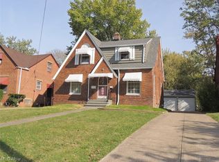 977 Woodview Rd, Cleveland Heights, OH 44121