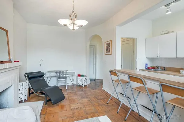 Rented by Anchor Associates | media 17