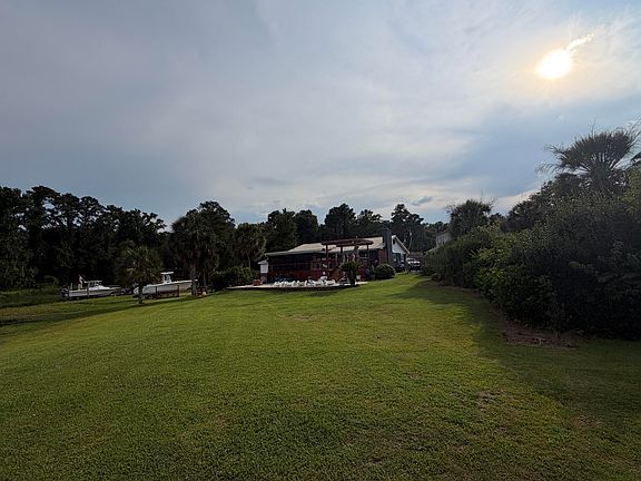 3rd image of 526 Greengarden Ct