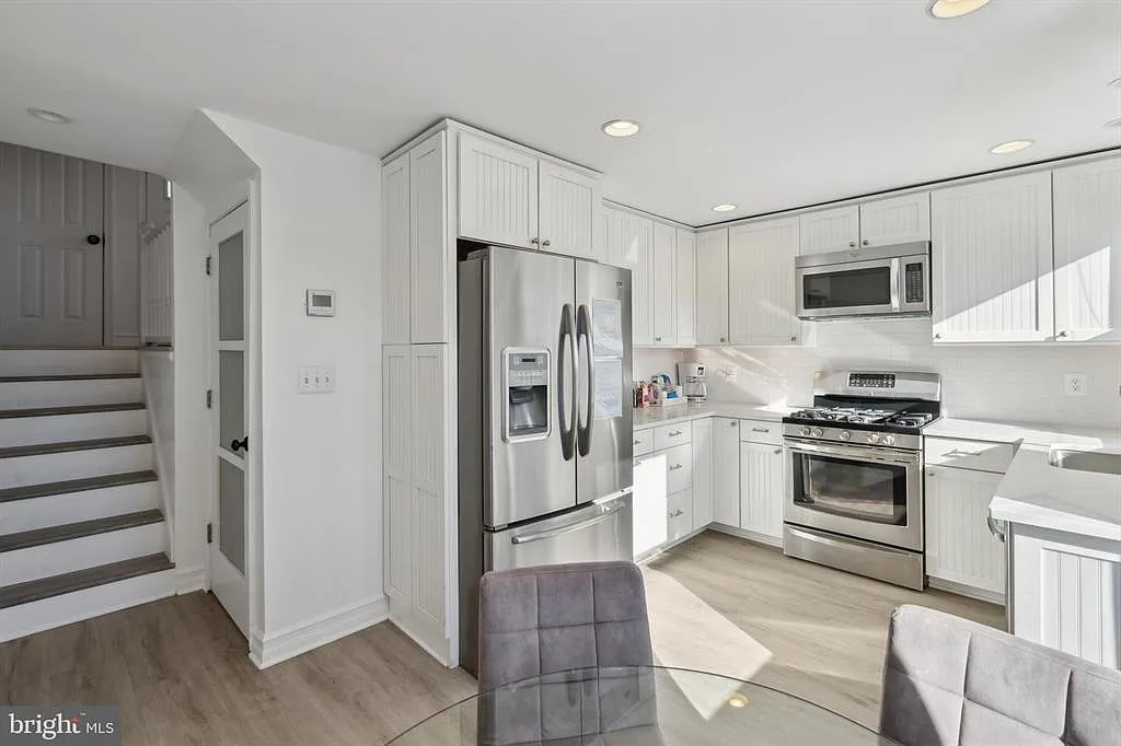 3 bed, 1326 sqft, $3,500 — Photo 4