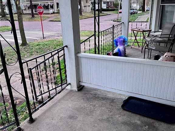 3rd image of 501 Warren St