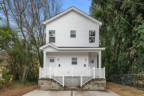 1318 House St Photo 1