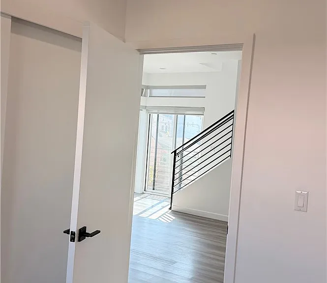1416 1/2 S Cloverdale Ave — Photo 6