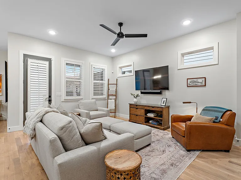 6462 Thunderbird Dr — Photo 8