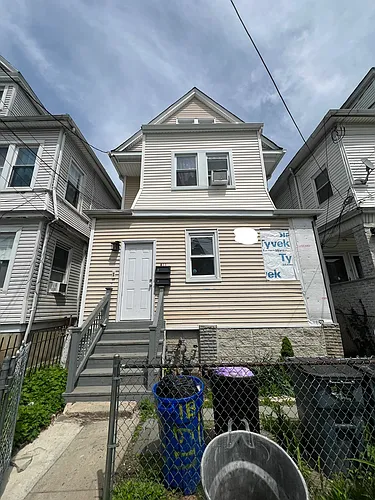 611 Magnolia Ave #2 Photo 1