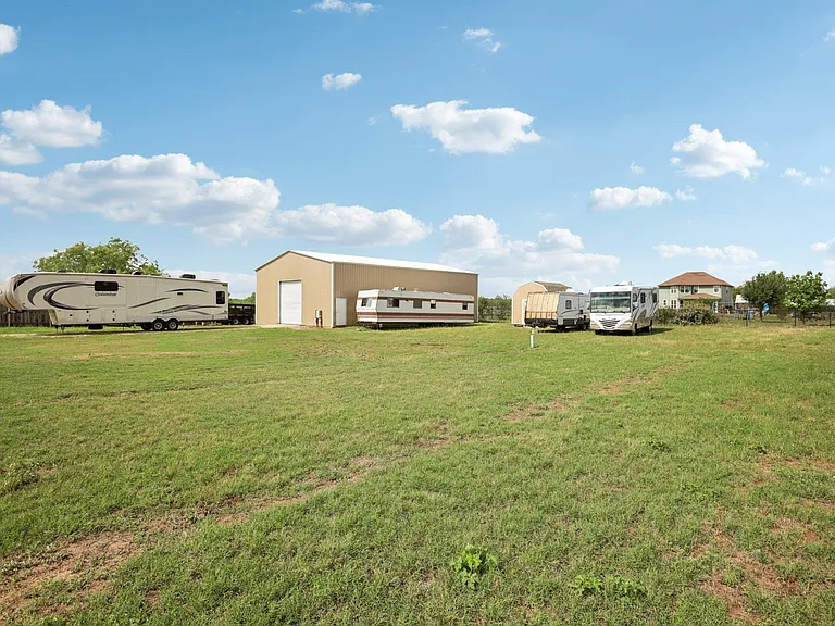 132 Brittany Ln — Photo 24