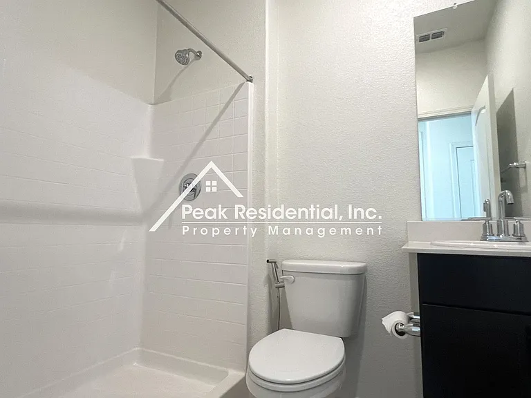 3236 Sunny Gate Ln — Photo 18