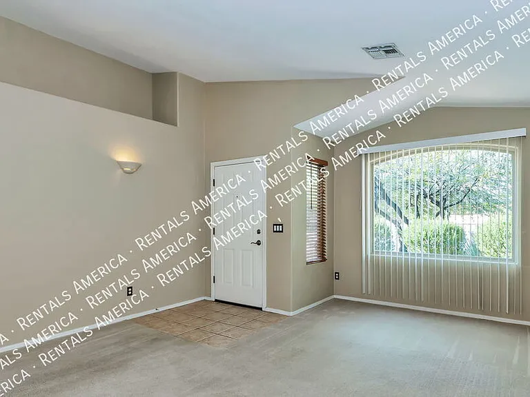 10462 E Jerrell Cove St — Photo 4