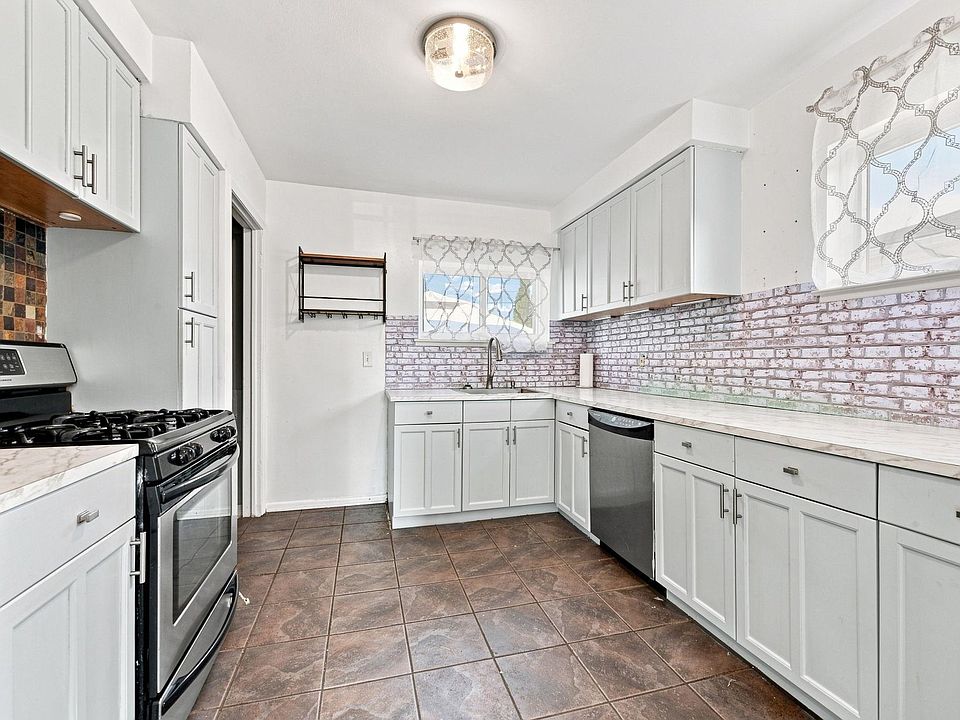 26200 Marlene St, photo 22