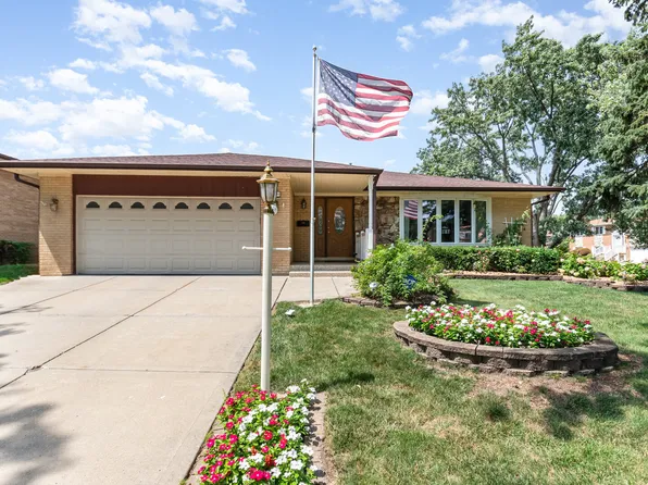 15200 Pine Dr, Oak Forest, IL 60452