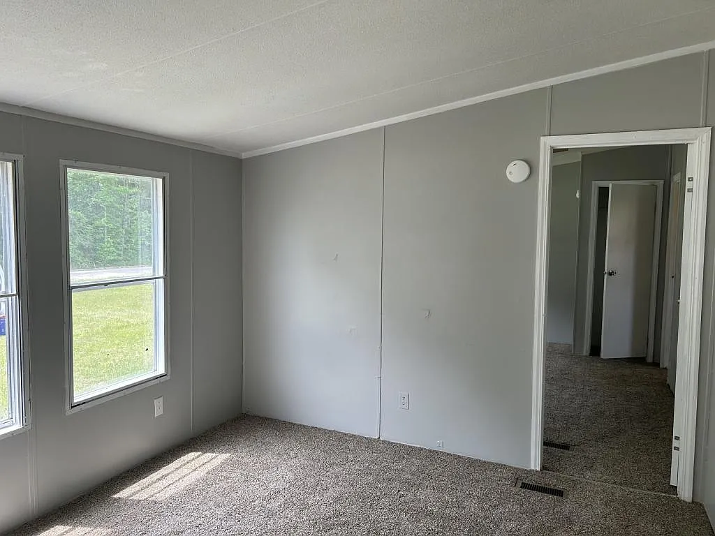 492 E Smallwood Rd. — Photo 2