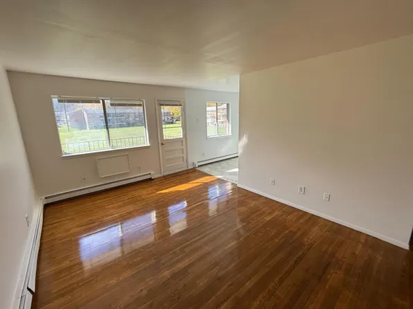 35 Rome Ave, Bedford Hills, NY 10507