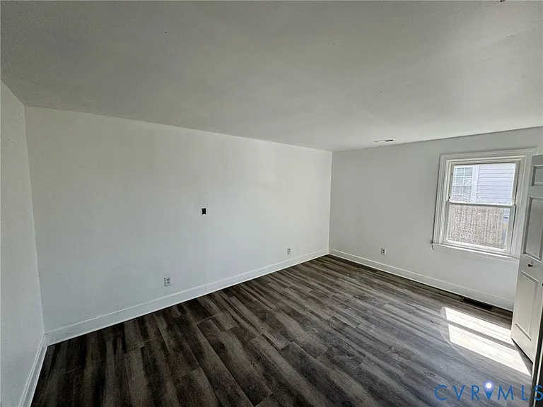 2922 Lincoln Ave — Photo 9