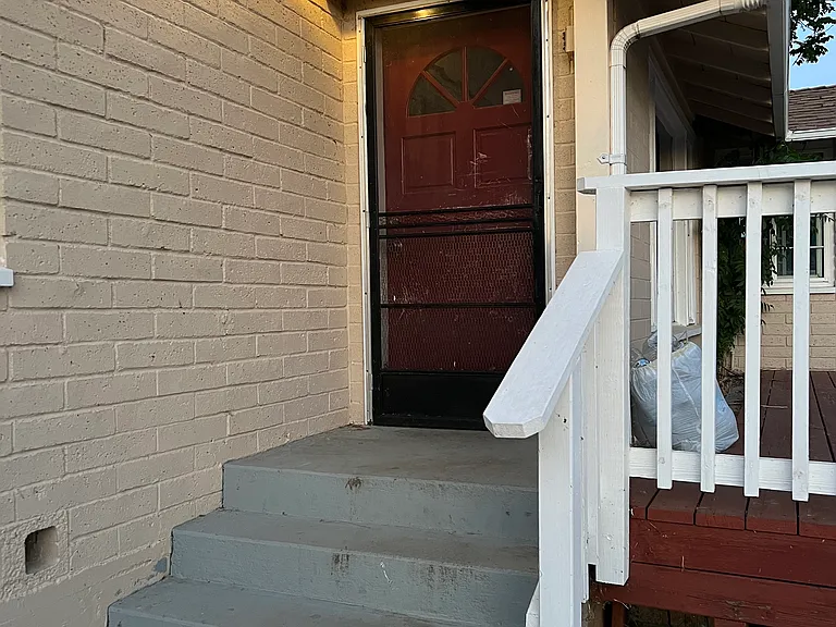 Glenhaven Dr — Photo 15
