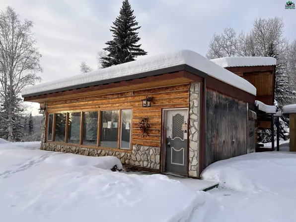 1095 Violet Dr, Fairbanks, AK 99712