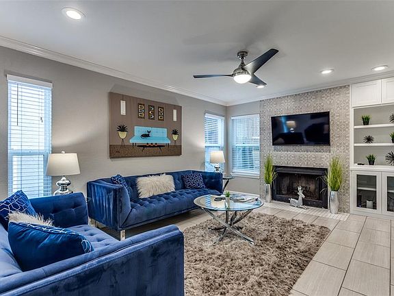 2nd image of 2213 Park Hill Dr #15