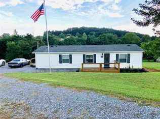 567 Green Hill Rd, Dandridge, TN 37725