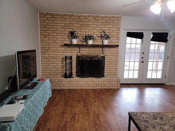 2nd image of 217 Crestwood Dr
