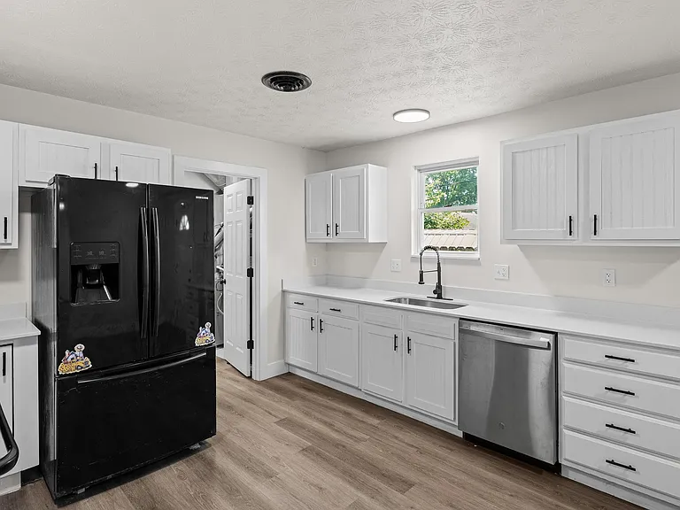 2020 Kildare Ave — Photo 7