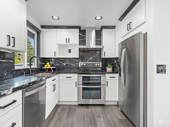 3rd image of 6204 86th St NE