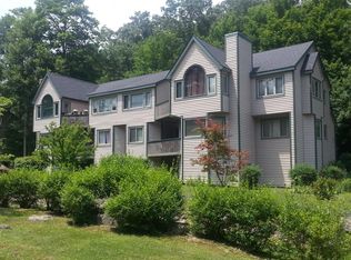 338 Hollow Rd, East Stroudsburg, PA 18302