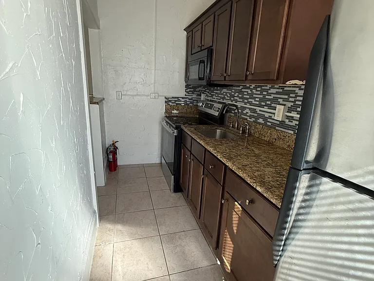 23 S Hollywood Ave #6 — Photo 6