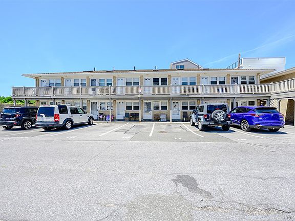 3rd image of 979 Oceanfront #11