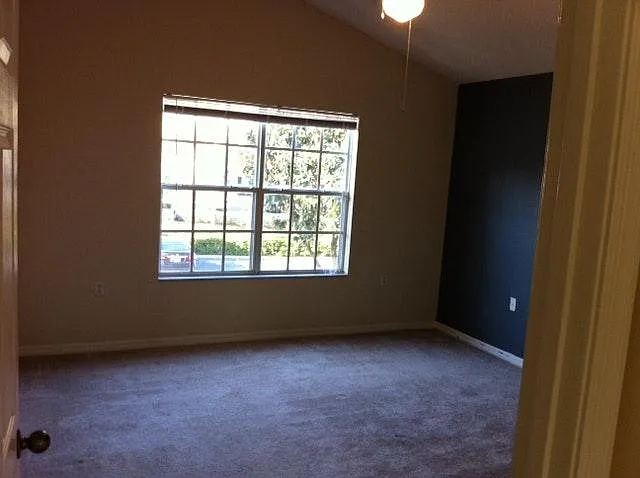 10000 SW 52nd Ave #16 — Photo 4