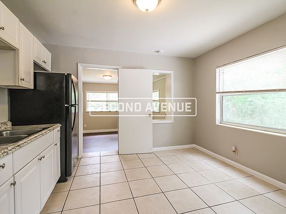 3rd image of 1544 Breton Rd