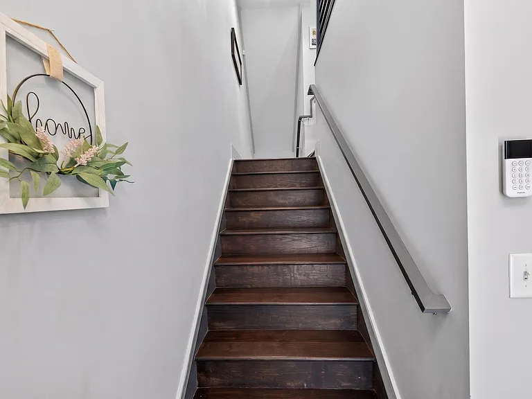 241 Domain Way — Photo 5