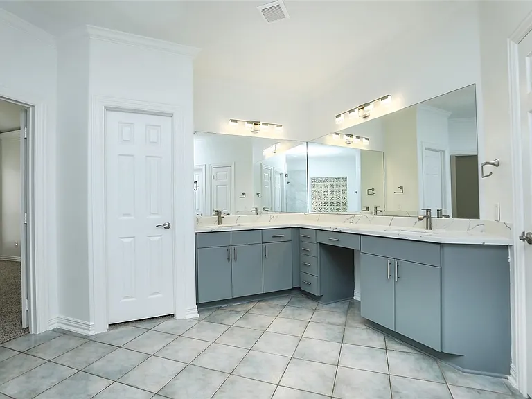 1715 Cottage Landing Ln — Photo 30
