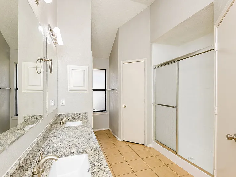 717 Parkwest Blvd — Photo 11