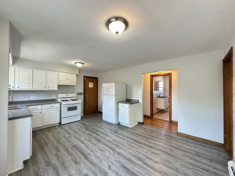 312 W 23rd Pl #3 — Photo 7