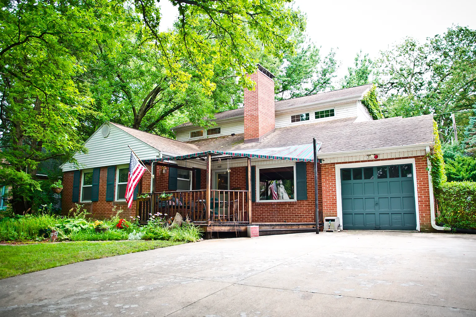 305 W Delaware Ave photo 1