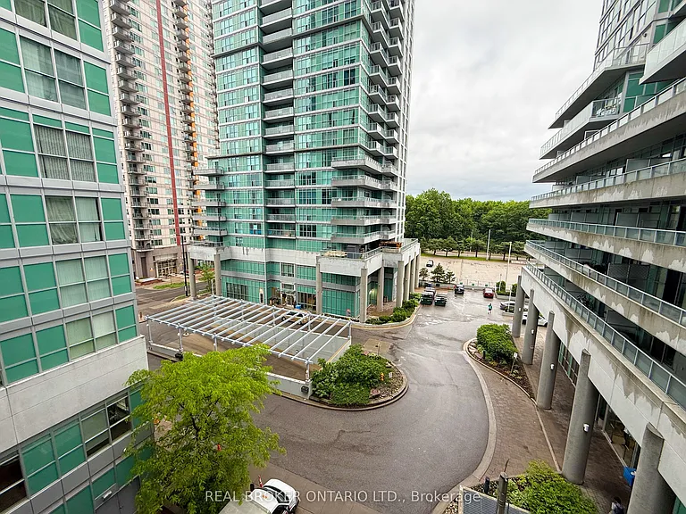 70 Town Centre Ct #511 — Photo 13