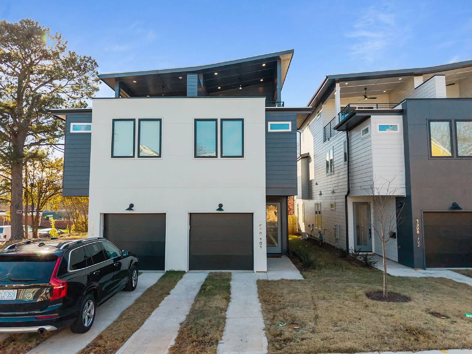 3 bed, 4.0 bath, 2040 sqft, $2,700 — Photo 1