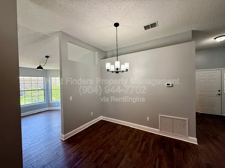 3139 Mountain Ash Rd — Photo 7