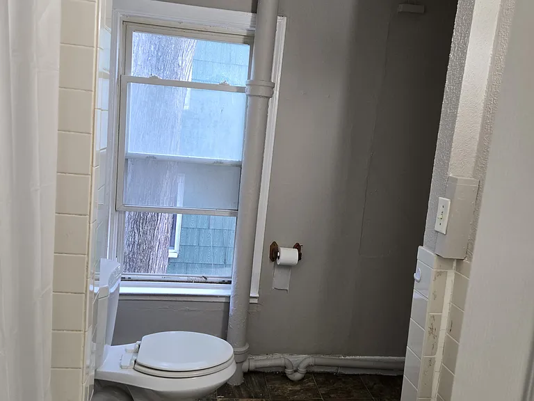109 Green St #2 — Photo 18