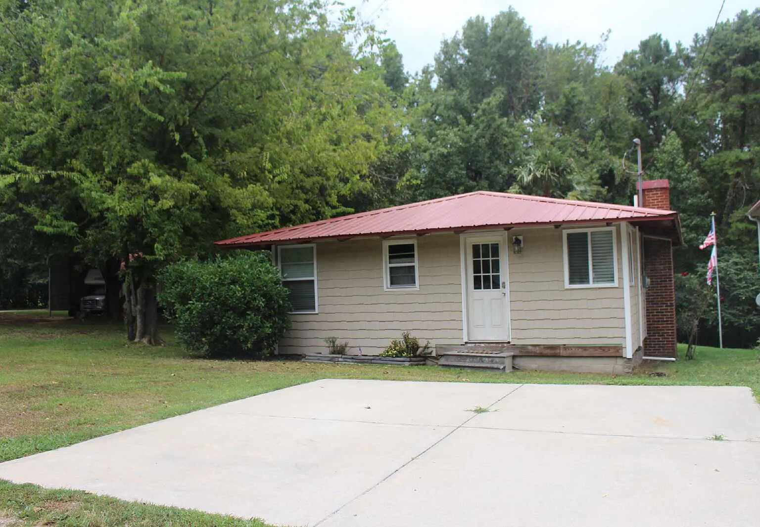 2 bed, 1.0 bath, $1,725 — Photo 3